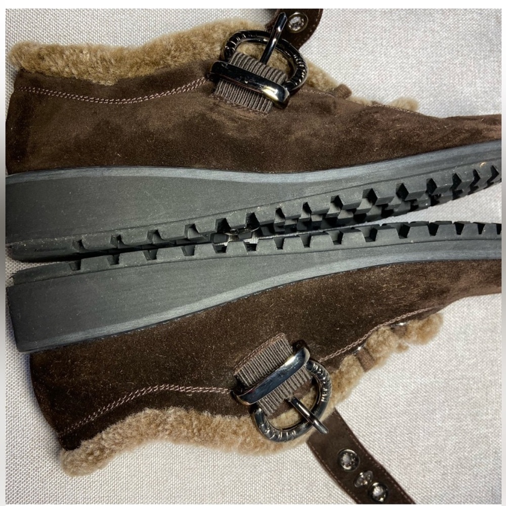 Stuart Weitzman Brown Suede Shearling-Lined Shoe with buckle closure & lug sole - Picture 9 of 12
